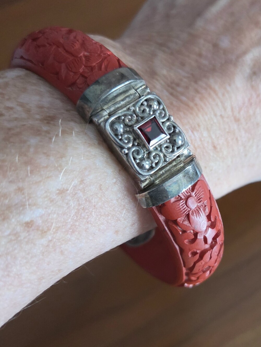 Rare Vintage Sajen 925 Cinnibar And Garnet Carved Bangle...